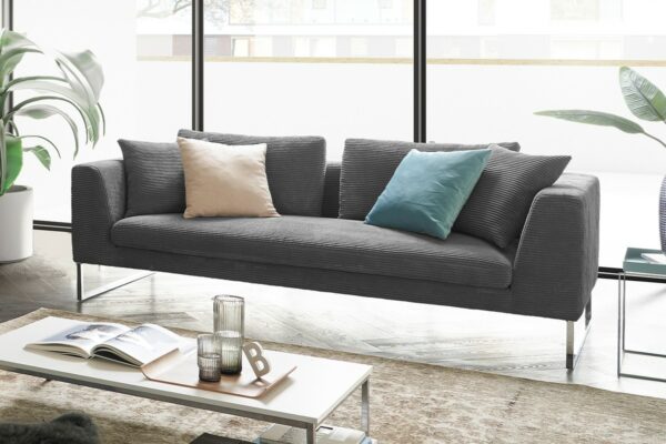 Boho Style KAWOLA Sofa ARIAN 3-Sitzer Metallkufe chrom Cord grau im onlineshop kaufen