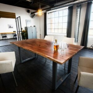 Esstische KAWOLA Esstisch LORE Tisch 90x90cm massiv mit Baumkante Nussbaumfarben Fuß silber im onlineshop kaufen