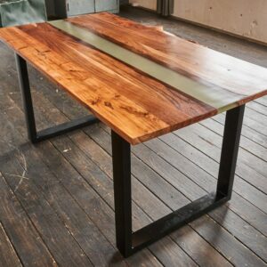 Esstische KAWOLA Tisch HARPO Esstisch Baumkante mit transparentem Epoxidharz 180x90 im onlineshop kaufen